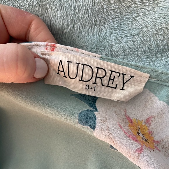 Floral Short Romper - Picture 3 of 4